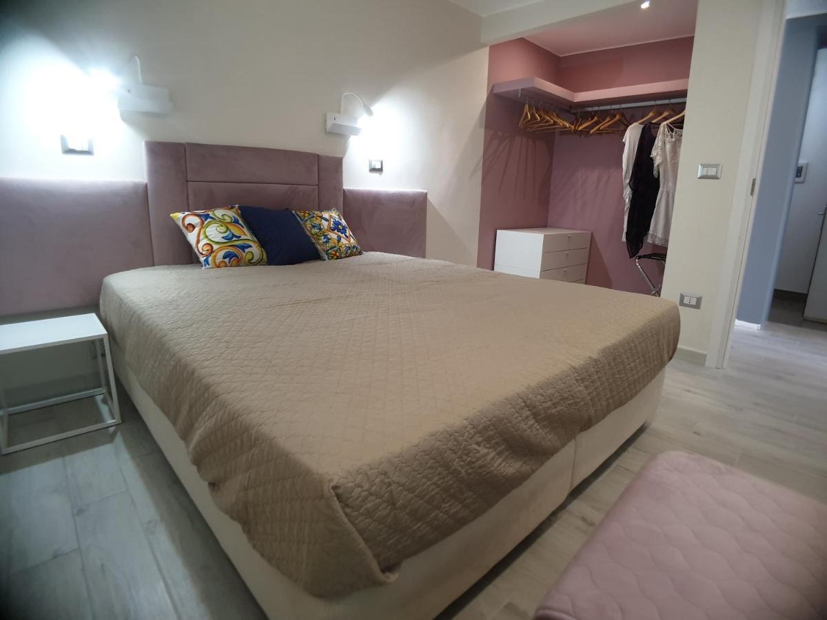 Stella-Guesthouse Solarino Luaran gambar