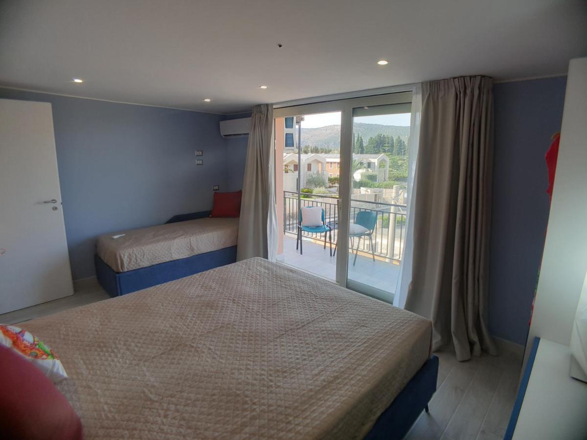 Stella-Guesthouse Solarino Luaran gambar