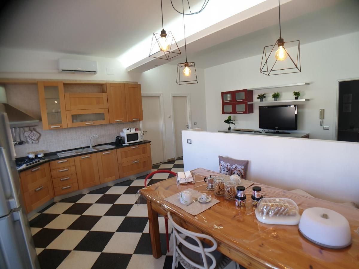 Stella-Guesthouse Solarino Luaran gambar
