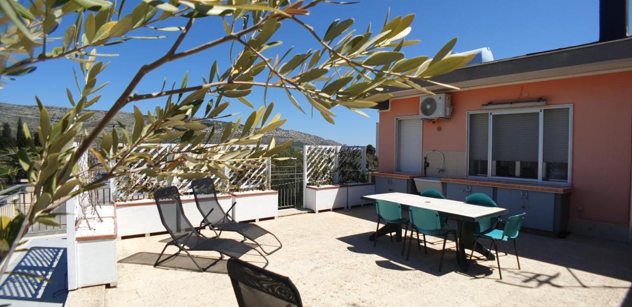 Stella-Guesthouse Solarino Luaran gambar