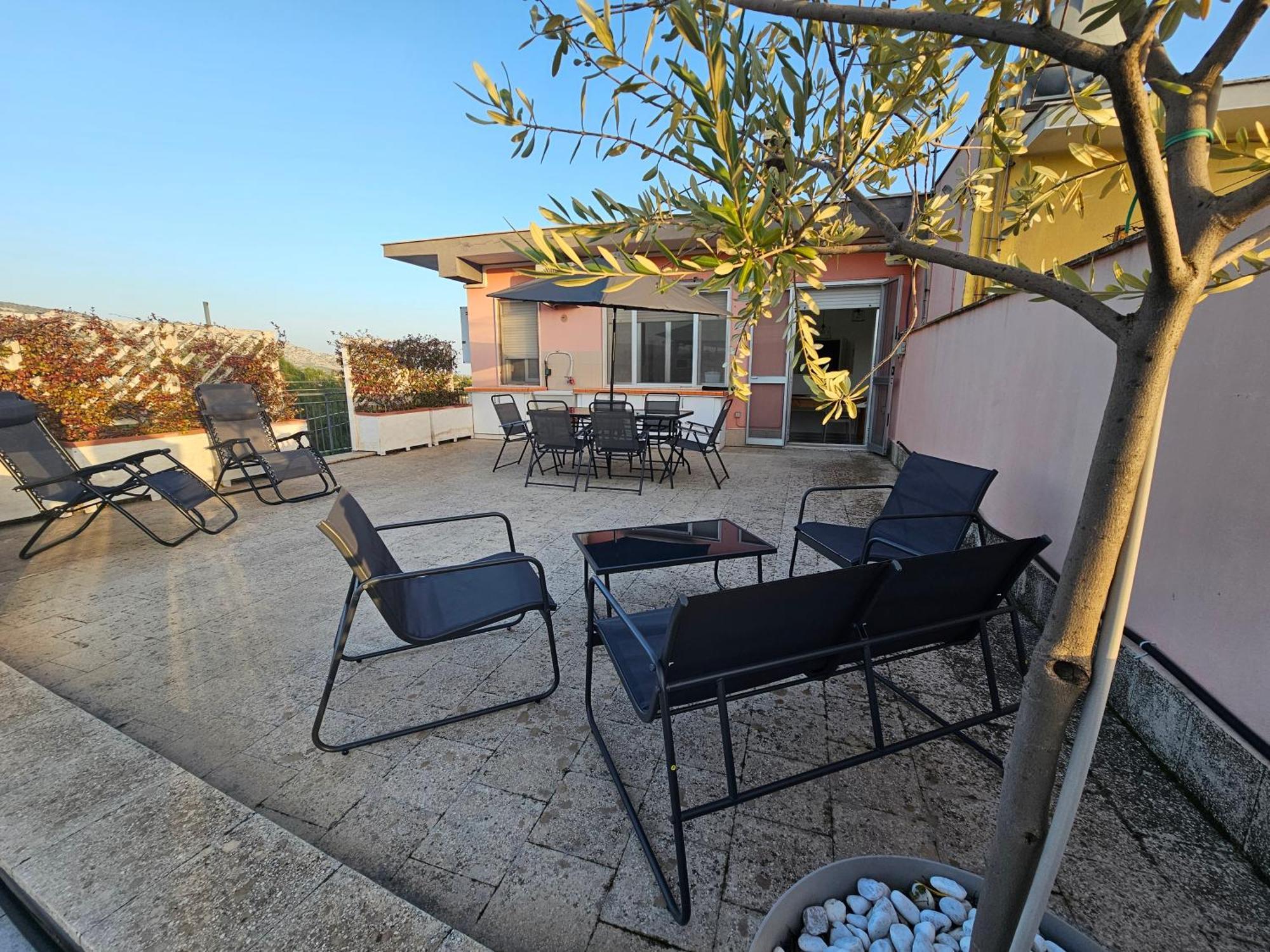 Stella-Guesthouse Solarino Luaran gambar